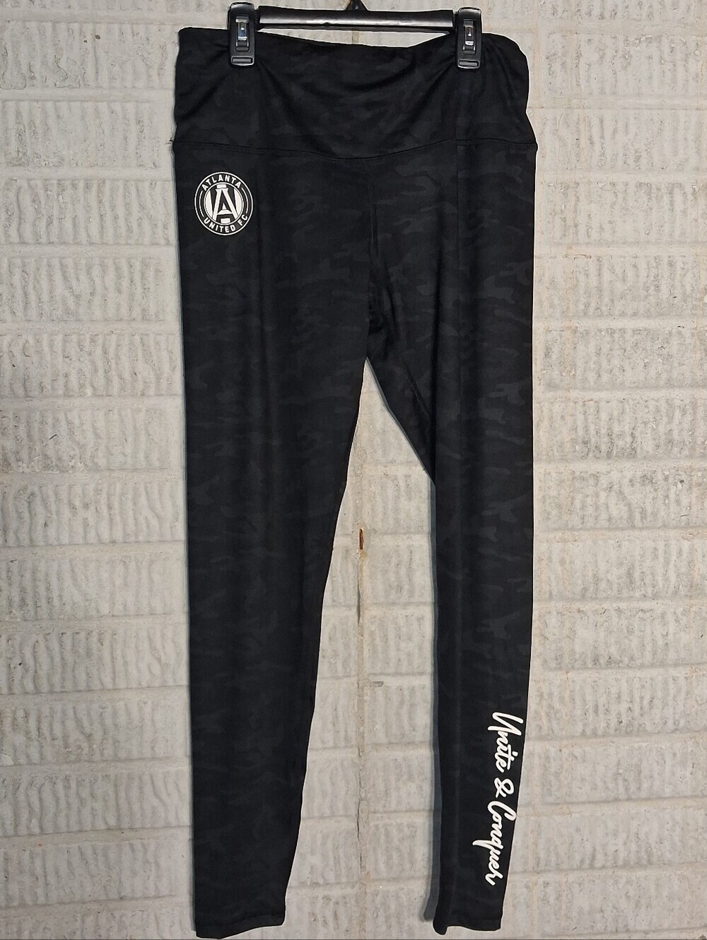 Atlanta United Football Club Zoozatz Black Camo Leggings In A Womens Large. NWT